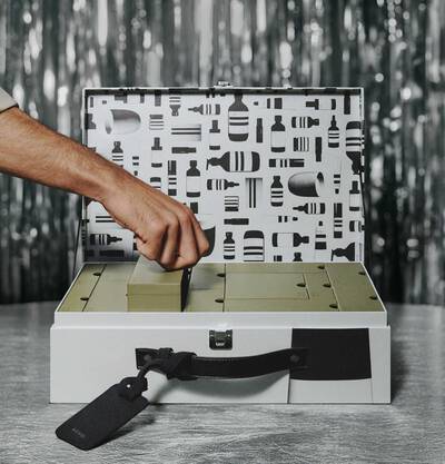 How to apply The Aesop Valise